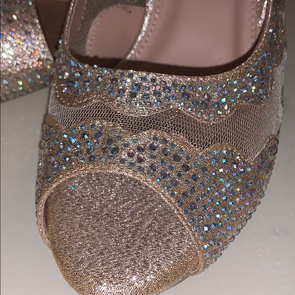 Shoes - Picture 2 of 4